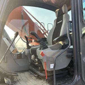 Excavatrice hydraulique sur chenilles d'occasion stable Doosan série DX300 DX300LC-9C/DX300LCA 30 tonnes avec godet de 1,5 m Modèle 2025 - Product Image 4