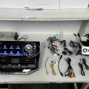 Actualice su Land Cruiser LC200 (2008-2021) a un LC300 (2022-2023) con una pantalla de navegación. - Product Image 2