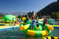 Parc aquatique gonflable commercial extérieur de grande taille, vente en gros d'usine, équipement de jeu aquatique gonflable personnalisé