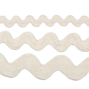 Ribete de Algodón 100% de Alta Tenacidad con Estampado de Lámina Dorada, Disponible en Varios Colores, 7mm de Ancho, Estilo Baby Ric Rac Pastel - Product Image 1