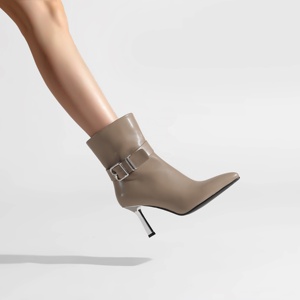 Bottines à talon aiguille en cuir à bout pointu avec boucle métallique pour femme, style polyvalent multicolore, collection automne/hiver - Product Image 3