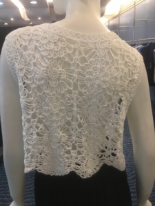 Suéter cárdigan de mujer de ganchillo floral vintage con cierre de un solo pecho ropa de <span class=keywords><strong>playa</strong></span> con agujero calado con logotipo frontal - Product Image 4