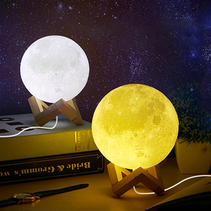 Lampada Luna 3D Smart LED Wi-Fi Tuya, Illuminazione Decorativa per Soggiorno, Lampada da Tavolo Magnetica Fluttuante - Product Image 1
