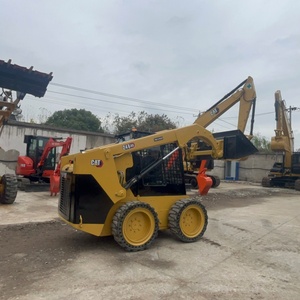 Chargeuse compacte sur pneus CAT 246D3 d'occasion, faible nombre d'heures de fonctionnement, engin de construction pour travaux de carrière et de roche, en stock, prêt à être expédié - Product Image 6