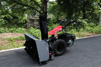 Déneigeuse multifonctionnelle à moteur électrique avec démarrage par engrenage, capacité de carburant de 5,5 L, 95 kg, garantie d'un an