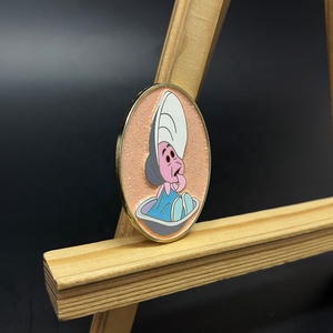 Fabricante de insignias de Metal sin mínimo, Pin de esmalte duro de dibujos animados con purpurina chapada en oro, Pin de solapa suave, Pin de esmalte personalizado para regalos - Product Image 2