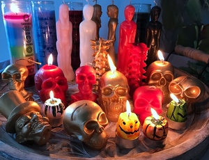 <strong>SKULL</strong> <strong>Candles</strong> -Suitable for Halloween/horror and Novelty Decorations - Product Image 3