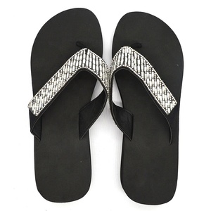 Pantofole <span class=keywords><strong>infradito</strong></span> per ragazze su pantofole personalizzate con tacco alto e cinturino - Product Image 4