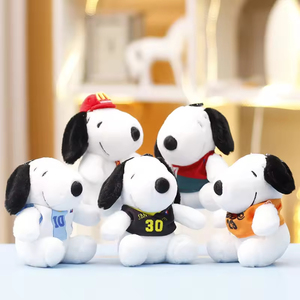 <span class=keywords><strong>Porte</strong></span>-clés brodé <span class=keywords><strong>Snoopy</strong></span> en peluche douce et mignonne de haute qualité, en forme 3D, pour soulager le stress, avec pendentif en jersey de sport - Product Image 1