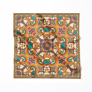 洗練されたシルクスカーフデザインミニマリストの審美的なカスタムメイドの専門家や高級ライフスタイルのお客様 - Product Image 4