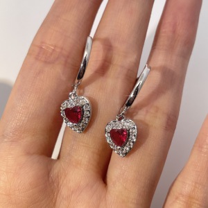 ต่างหูจี้รูปหัวใจสีแดง ชุบทองเหลือง ประดับเพชรคิวบิกเซอร์โคเนียทรงหัวใจ ดีไซน์คลาสสิก ทันสมัย หรูหราเบาๆ สำหรับผู้หญิง - Product Image 6