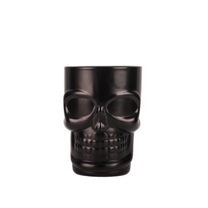 Vaso de cristal de color negro con forma de calavera inusuales - Product Image 1
