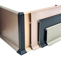 Plinthe en aluminium moderne pour intérieur et extérieur - Protection durable et résistante à l'eau des bords du sol de la cuisine