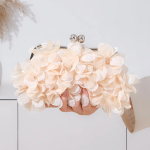 Bolso de Mano Rojo de Alta Calidad Inspirado en Diseñadores de Marca Famosa, para Mujer, con Diseño Floral, para Maquillaje, para Novias, Estilo Bandolera - Product Image 1