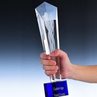 Trophées de prix en verre de cristal en forme de tour créative support de flamme pentagonal sur mesure sablé 265mm boîte-cadeau de trophée sans couture