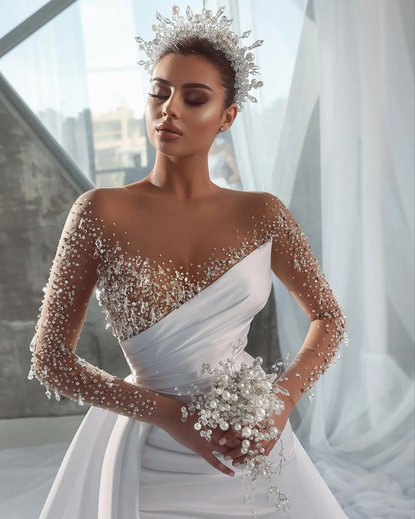 Instagram popular luxury Pearls detachable train Modern Eco-friendly Soft Satin Crystal Mermaid/Trumpet Breathable wedding dress