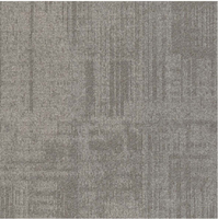 Dalles de moquette de restaurant 2026 design auto-adhésives antistatiques résistantes à l'eau acoustiques pour salle de conférence 100% nylon 6 universel