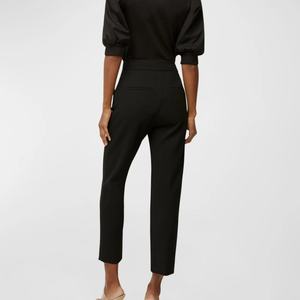 เสื้อคอวีสีดำทึบปรับแต่งได้พร้อมแขนพองและกระดุมด้านหน้าสไตล์ลำลองเป็นมิตรต่อสิ่งแวดล้อมสำหรับฤดูร้อน - Product Image 3