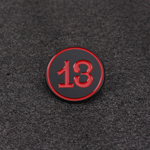 Cổ điển số 13 biểu tượng pin đen đỏ tròn men thiết kế, nổi bật trang trí mảnh - Product Image 5