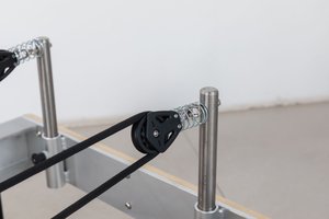 Reformer Pilates Pieghevole con Base in Alluminio, Macchina per Pilates per Cliniche di Fisioterapia - Product Image 4