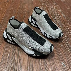 Zapatos Deportivos de Lujo, Diseño Personalizado, Retro Brillante, para Caminar y Correr, Tendencia de Moda, Casuales para Hombre, Tejido de Malla Transpirable con Amortiguación - Product Image 1