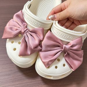 <span class=keywords><strong>Fleurs</strong></span> de chaussures en tissu caoutchouté en forme de nœud et de croix, pièces de boucles à clipser, ornements DIY, décorations pour empeignes de pantoufles, mode et durables - Product Image 3