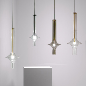 Art Creative Design Lampes d'intérieur Lampe à <span class=keywords><strong>suspension</strong></span> moderne en tube de <span class=keywords><strong>verre</strong></span> clair soufflé à la main Lampe suspendue à LED pour salle d'exposition Restaurant - Product Image 1