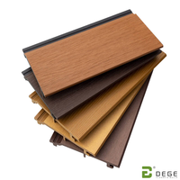 Plancher extérieur en PVC anti-décoloration, antidérapant, résistant aux UV, résistant à l'humidité pour balcon et jardin avec garantie de plus de 5 ans