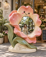 Sculpture personnalisée en FRP avec miroir intégré, statue de personnage en fibre de verre, accessoire photo commercial pour la décoration de vitrine de magasin