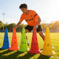 Marqueurs d'entraînement de football, Cadres de barrières, Cônes de signalisation, Cônes de type cornet de glace épaissis, Ballons de basketball perforés, Barils multi-cônes