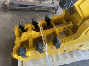 Pulverizador Hidráulico Soosan para Excavadora de 18-24T |   Accesorio para Trituradora de Concreto - Product Image 5
