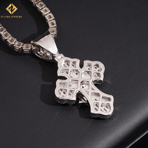 Pendentif Hip Hop religieux pour homme, motif croix et mains en prière, en argent 925 plaqué or, entièrement serti de moissanite - Product Image 4