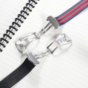 <span class=keywords><strong>Bracelet</strong></span> <span class=keywords><strong>de</strong></span> <span class=keywords><strong>montre</strong></span> <span class=keywords><strong>de</strong></span> luxe 20mm 22mm en nylon tissé chevron avec <span class=keywords><strong>boucle</strong></span> déployante, style ceinture <span class=keywords><strong>de</strong></span> sécurité, <span class=keywords><strong>bracelet</strong></span> <span class=keywords><strong>de</strong></span> poignet rayé - Product Image 4