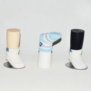 Modello di Piede in Plastica con Magneti, Espositore Magnetico per <span class=keywords><strong>Calzini</strong></span> per <span class=keywords><strong>Bambini</strong></span>, Manichino Senza Graffi - Product Image 3