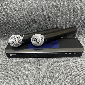 Sistema Microfonico Wireless BLX288 SM58 con Microfono Cardioide per Voce, Un Trasmettitore e Due Ricevitori per Palco, <span class=keywords><strong>Karaoke</strong></span> e Streaming Live - Product Image 3