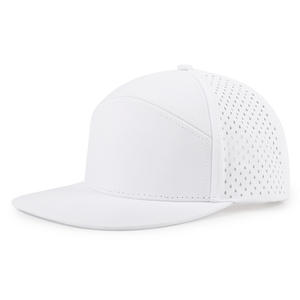 Casquette Snapback Unisexe Personnalisée OEM Performance Haute Qualité 6 Panneaux Imperméable avec Trous Découpés au Laser et Perforations Sportives - Product Image 3