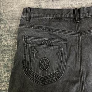 DENIMGUYS Pantalones Cortos <span class=keywords><strong>de</strong></span> Mezclilla Personalizados con Relieve 3D para Hombre, Estilo Urbano, Holgados, Tipo Jorts, <span class=keywords><strong>de</strong></span> <span class=keywords><strong>Trabajo</strong></span>, Estilo Carpintero - Product Image 6