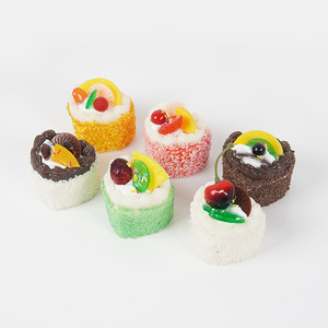 Imán de nevera con forma de corazón realista y esculpible de PU, copos de coco simulados, imán de nevera con forma de pastel de crema de mousse - Product Image 5