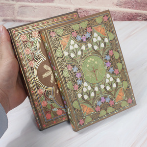 Cuaderno de Tapa Dura Retro con Páginas Interiores con Diseño de Plantas y Flores, Diario de Tapa Dura - Product Image 1
