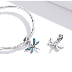 Amuleto de libélula plateado con alas de esmalte azul y circonita, colgante clásico de insecto para regalo unisex. - Product Image 3