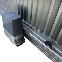 Villa-ingang sierlijke schuifpoorten hoofdingang smeedijzeren poort gegoten aluminium designs poort- en hekwerk systeem