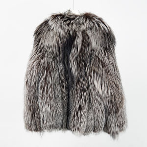 Abrigo de Piel de Zorro de Terciopelo Suave y Elegante Personalizado por NAFA para Mujer con Diseño Clásico - Product Image 2