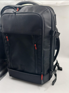 Mochila Multifuncional Personalizable para Viajes y Montañismo con Características Impermeables - Product Image 2