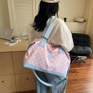 Sac de voyage décontracté à carreaux pour femme RUIQUWIN, 20-30L, imperméable, durable, léger, pour la natation et la gym - Product Image 4