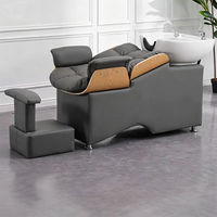 Fauteuil de lavage semi-inclinable pour salon de coiffure avec bac en céramique noir et repose-pieds assorti pour institut de beauté et spa capillaire