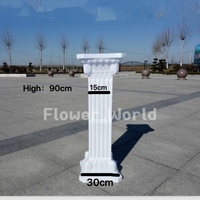 Colonnes et piliers d'inspiration grecque et romaine pour décorations extérieures de mariage, clôtures de jardin, centres de table de mariage, toiles de fond et photographie événementielle