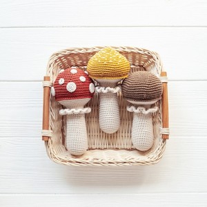 Haute qualité fait à la main jouer nourriture farcie tricot légumes champignon Amigurumi Crochet champignon <span class=keywords><strong>hochet</strong></span> - Product Image 4