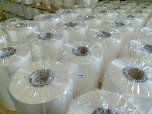 Zhongda Factory Polyolefin 19mic POF <span class=keywords><strong>Shrink</strong></span> <span class=keywords><strong>Wrap</strong></span> Film Para Produtos Irregulares Como Sapatos - Product Image 3