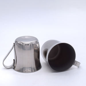 <span class=keywords><strong>Taza</strong></span> portátil de acero inoxidable sin montura de pared simple, <span class=keywords><strong>taza</strong></span> de agua o té de estilo clásico, vasos de chupito para uso en Bar - Product Image 1