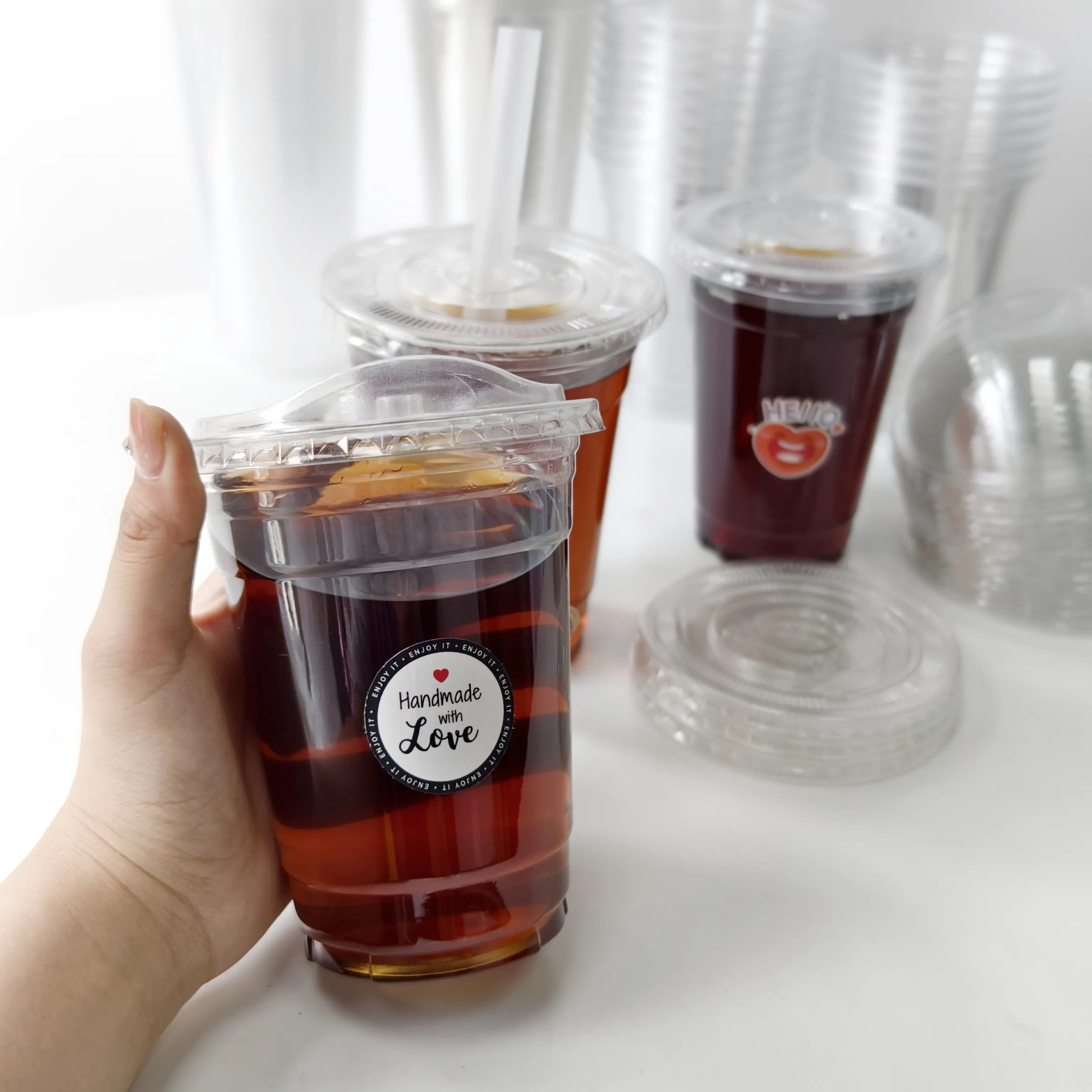 Fácil de tomar 9/10/12/6/20/22 oz PP vasos de plástico tazas de café tazas de jugo de fruta con tapas para fiesta